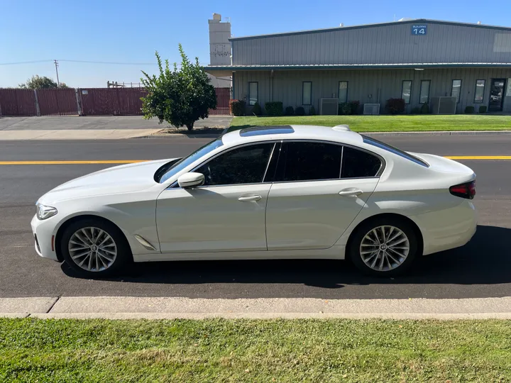 WHITE, 2021 BMW 5 SERIES Image 6