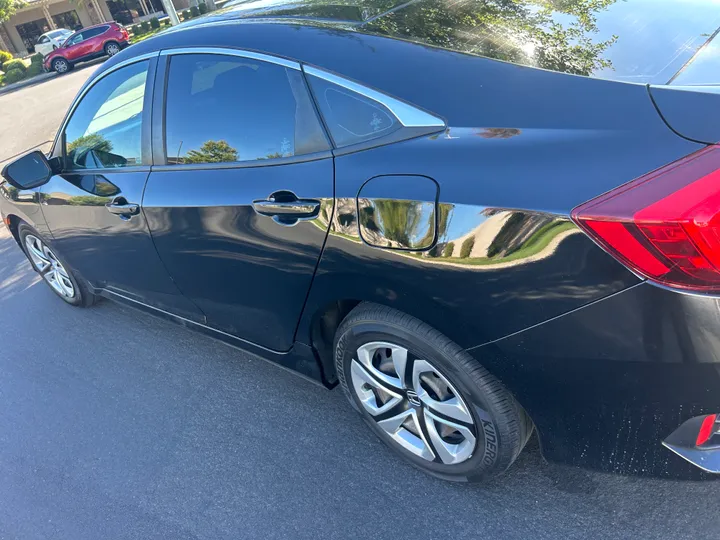 N / A, 2018 HONDA CIVIC Image 8