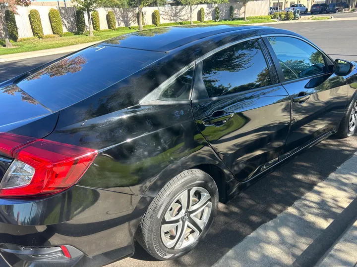 N / A, 2018 HONDA CIVIC Image 9