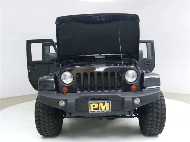 Black Clearcoat, 2012 JEEP WRANGLER Image 10