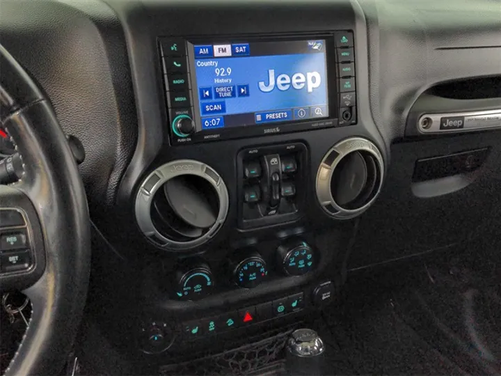 Black Clearcoat, 2012 JEEP WRANGLER Image 39