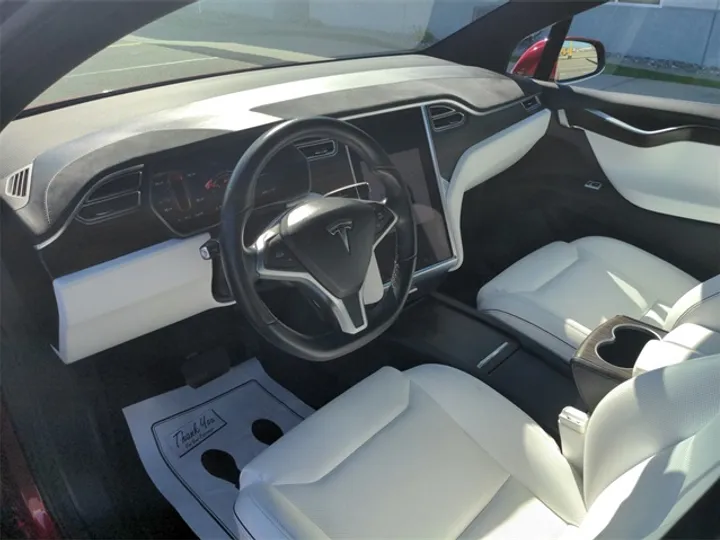 Red Multi-Coat, 2016 TESLA MODEL X Image 9