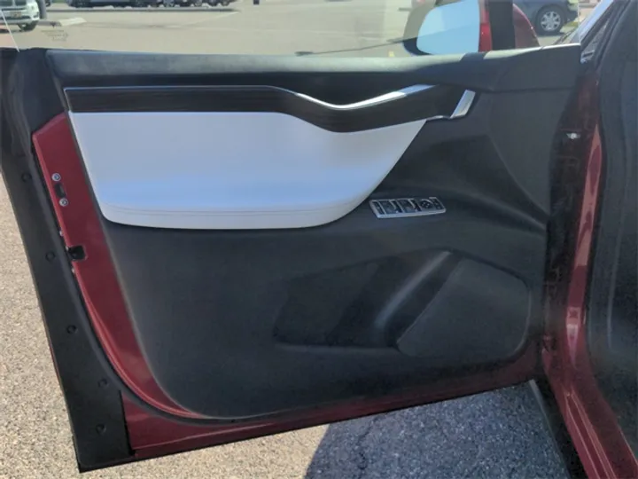 Red Multi-Coat, 2016 TESLA MODEL X Image 19