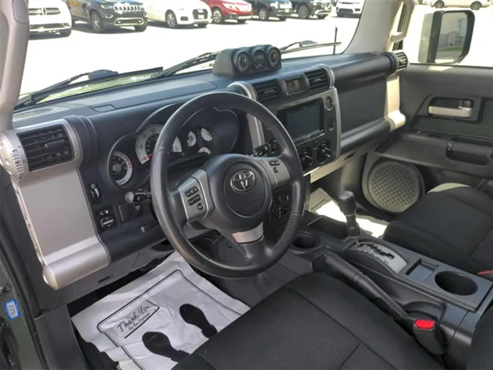 Army Green, 2014 TOYOTA FJ CRUISER Image 14