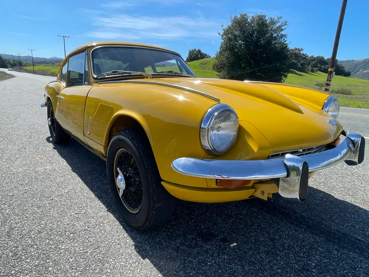 YELLOW, 1969 TRIUMPH GT6 Image 2