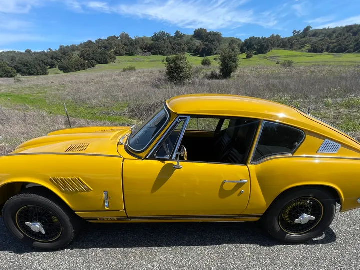 YELLOW, 1969 TRIUMPH GT6 Image 4