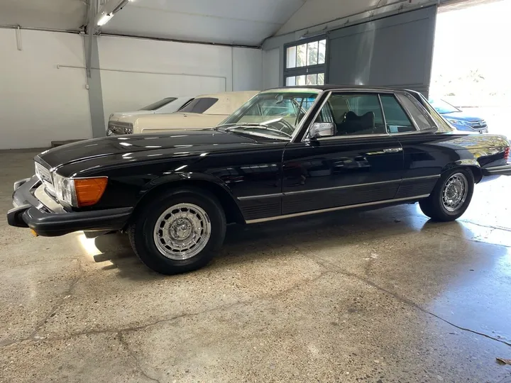 Black, 1979 Mercedes-Benz SLC Image 1