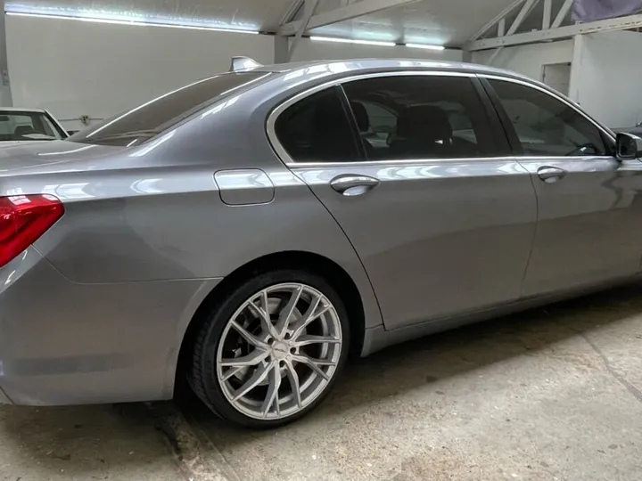 GRAY, 2012 BMW 7 SERIES Image 7