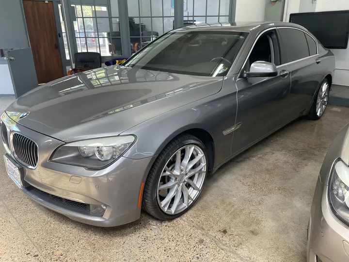 GRAY, 2012 BMW 7 SERIES Image 22