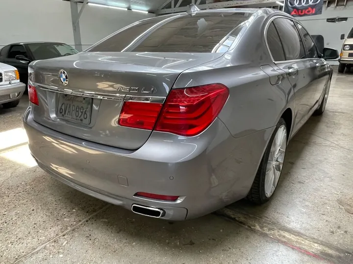 GRAY, 2012 BMW 7 SERIES Image 23