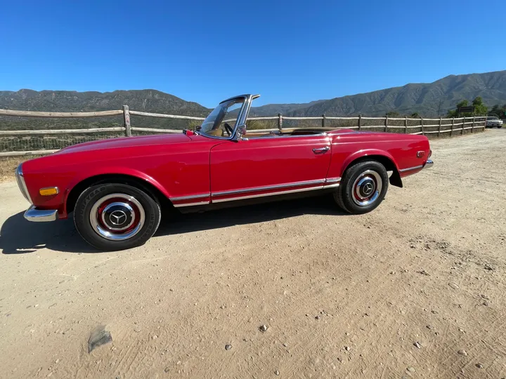 RED, 1966 MERCEDES BENZ 230 SL Image 4