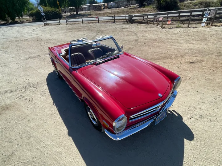 RED, 1966 MERCEDES BENZ 230 SL Image 10