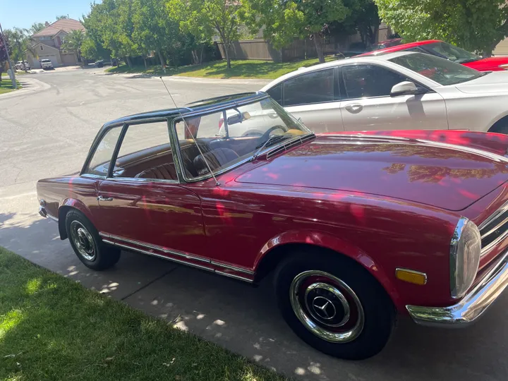 RED, 1966 MERCEDES BENZ 230 SL Image 20