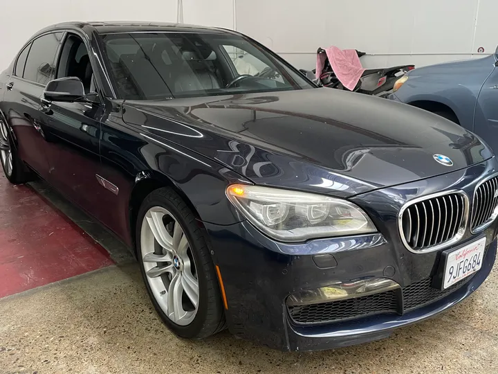 BLUE, 2013 BMW 7 SERIES Image 2