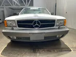 WHITE, 1988 MERCEDES-BENZ 560-CLASS Thumnail Image 17