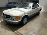 WHITE, 1988 MERCEDES-BENZ 560-CLASS Thumnail Image 18