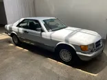 WHITE, 1988 MERCEDES-BENZ 560-CLASS Thumnail Image 20