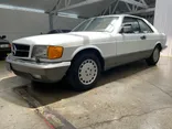 WHITE, 1988 MERCEDES-BENZ 560-CLASS Thumnail Image 2