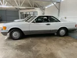 WHITE, 1988 MERCEDES-BENZ 560-CLASS Thumnail Image 4