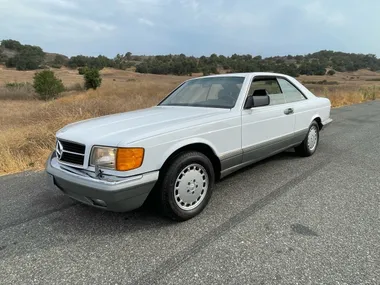 WHITE, 1988 MERCEDES-BENZ 560-CLASS Image 