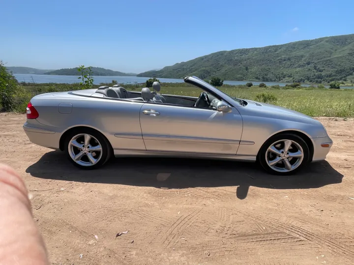 SILVER, 2005 MERCEDES-BENZ CLK-CLASS Image 6