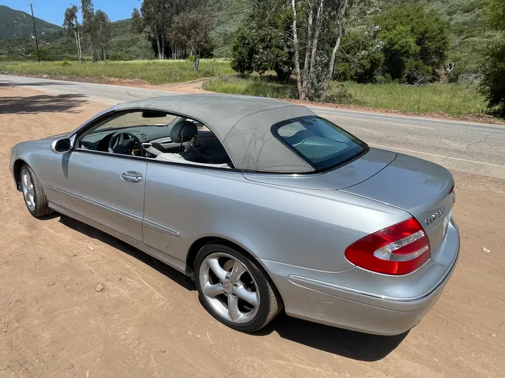 SILVER, 2005 MERCEDES-BENZ CLK-CLASS Image 12