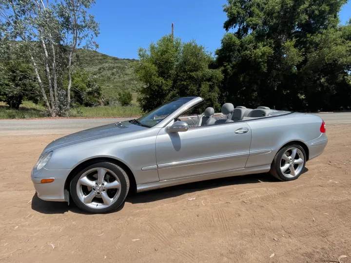 SILVER, 2005 MERCEDES-BENZ CLK-CLASS Image 20