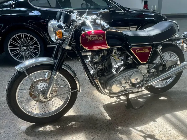 Black, 1973 Norton 850 Commando Image 9