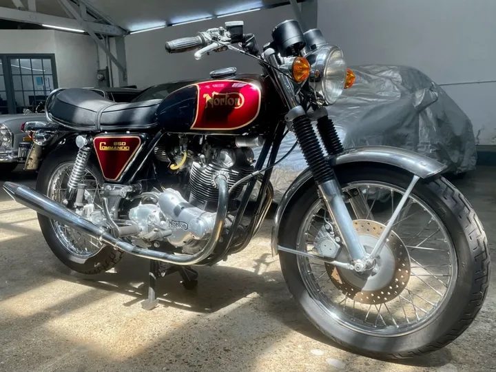 Black, 1973 Norton 850 Commando Image 4