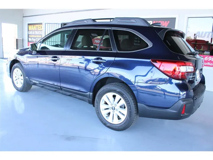 BLUE, 2018 SUBARU OUTBACK Image 3