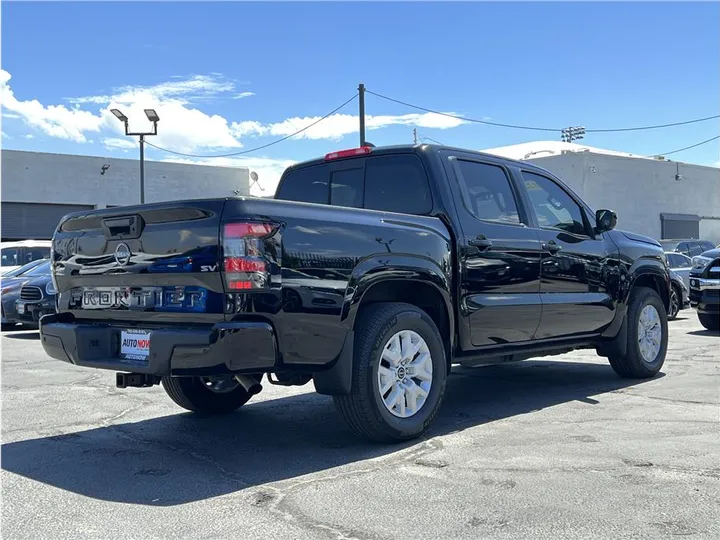 BLACK, 2022 NISSAN FRONTIER CREW CAB Image 5