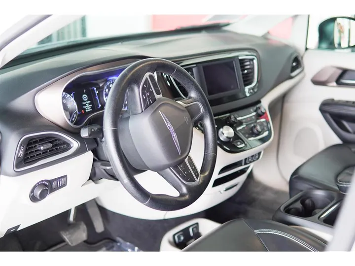 WHITE, 2021 CHRYSLER VOYAGER Image 11