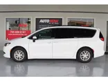 WHITE, 2021 CHRYSLER VOYAGER Thumnail Image 2