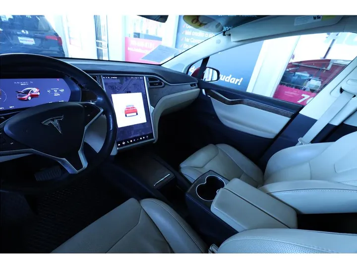 RED, 2016 TESLA MODEL X Image 12