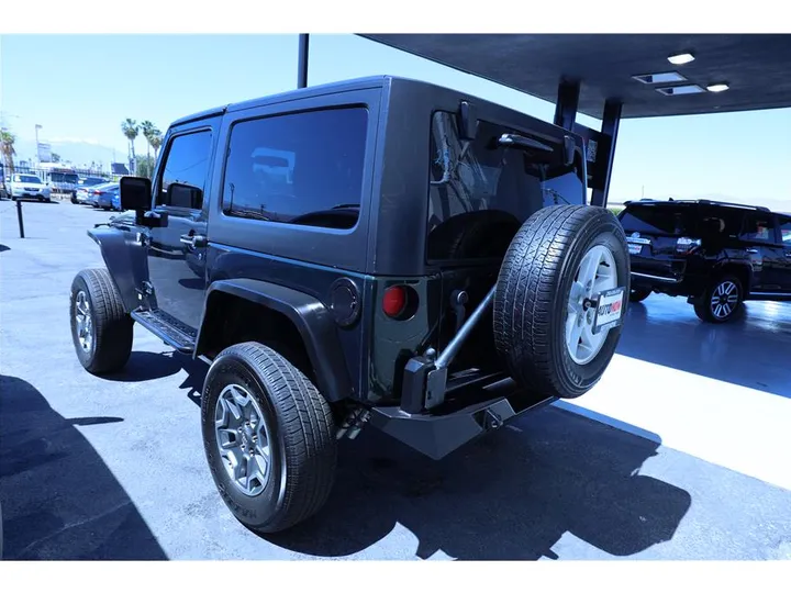 GREEN, 2011 JEEP WRANGLER Image 5