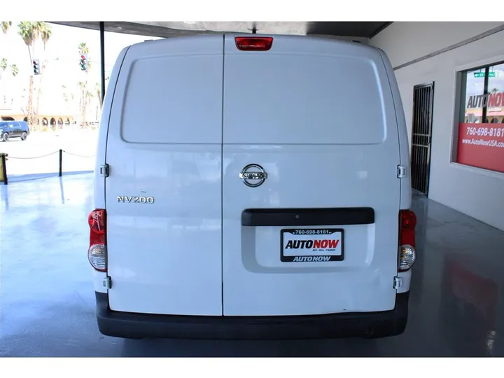 WHITE, 2015 NISSAN NV200 Image 4