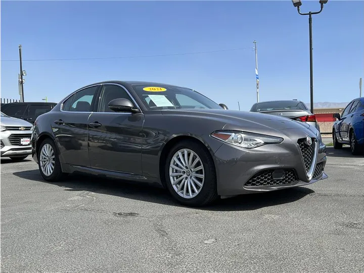 GRAY, 2021 ALFA ROMEO GIULIA Image 7