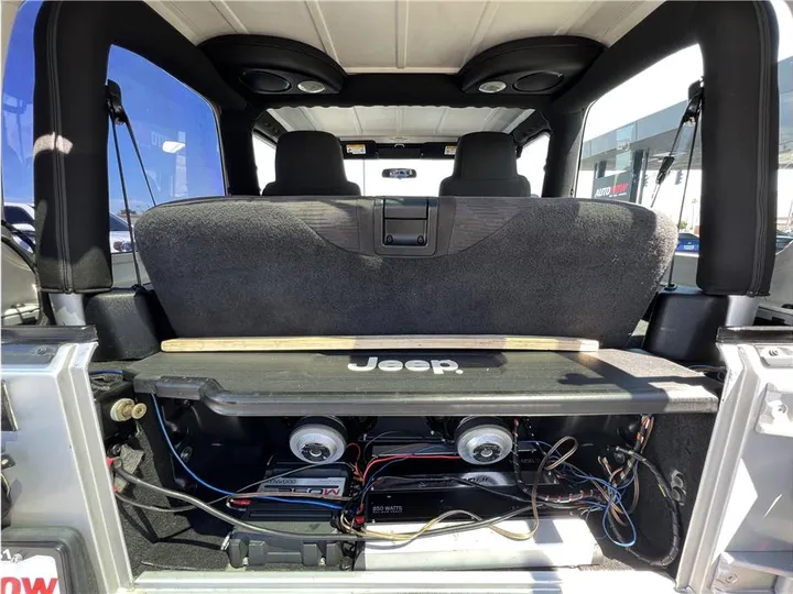 NO COLOR, 2004 JEEP WRANGLER Image 9