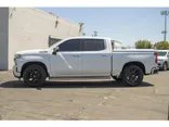 WHITE, 2019 CHEVROLET SILVERADO 1500 CREW CAB Thumnail Image 2