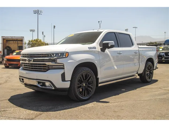 WHITE, 2019 CHEVROLET SILVERADO 1500 CREW CAB Image 1