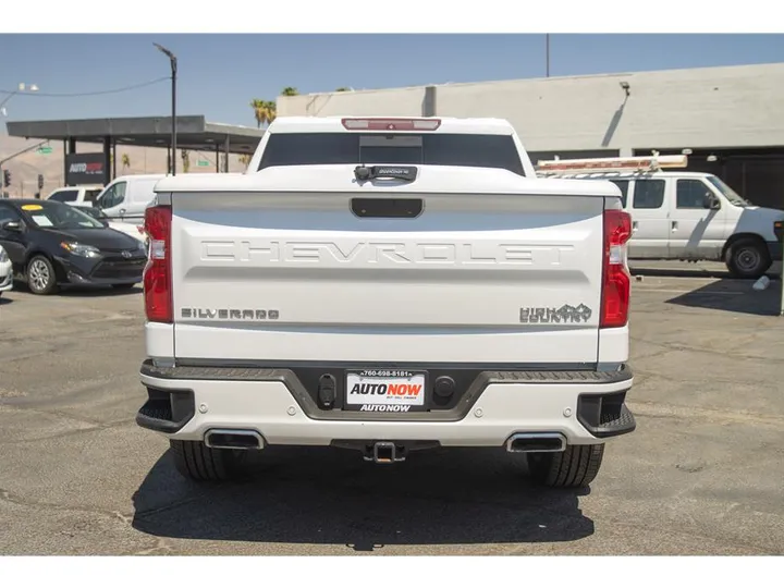 WHITE, 2019 CHEVROLET SILVERADO 1500 CREW CAB Image 4