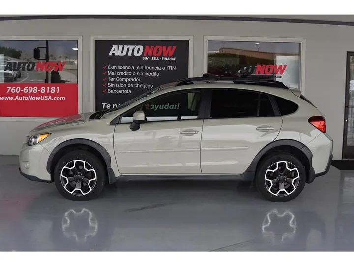 WHITE, 2013 SUBARU XV CROSSTREK Image 2