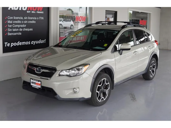 WHITE, 2013 SUBARU XV CROSSTREK Image 1