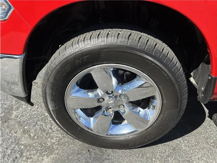 RED, 2019 RAM 1500 CLASSIC CREW CAB Image 10