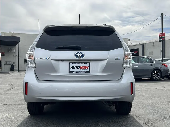 SILVER, 2012 TOYOTA PRIUS V Image 4