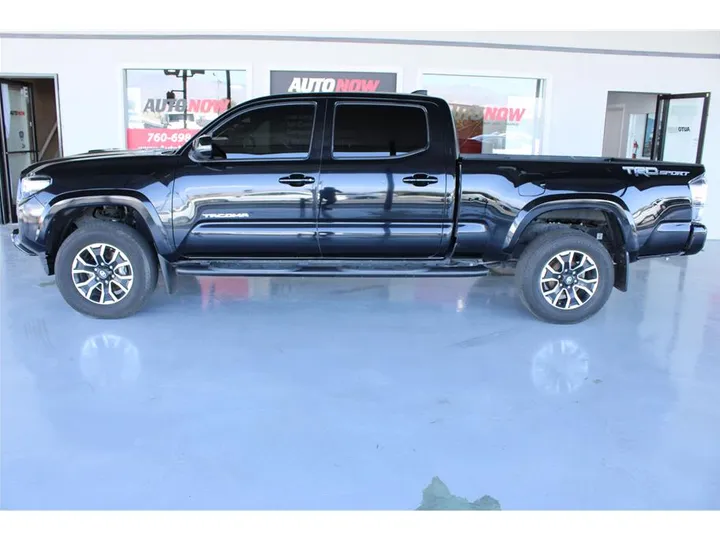 BLACK, 2020 TOYOTA TACOMA DOUBLE CAB Image 2