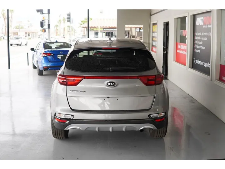 GRAY, 2021 KIA SPORTAGE Image 4