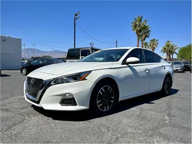 WHITE, 2019 NISSAN ALTIMA Image 29