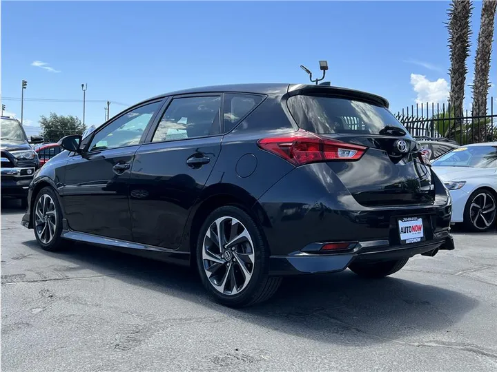 BLACK, 2017 TOYOTA COROLLA IM Image 3