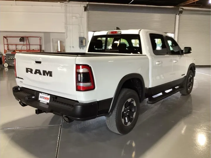 WHITE, 2020 RAM 1500 CREW CAB Image 7